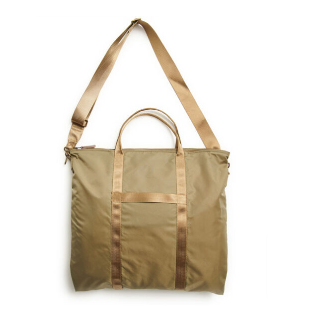 LR-Utility-BAG_AR_back-with-strap LR Utility Bag_AR_back with strap