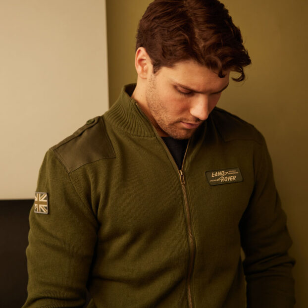 M-SWZ-LRCARDIGAN-OL_lifestyle3 M-SWZ-LRCARDIGAN-OL_lifestyle3