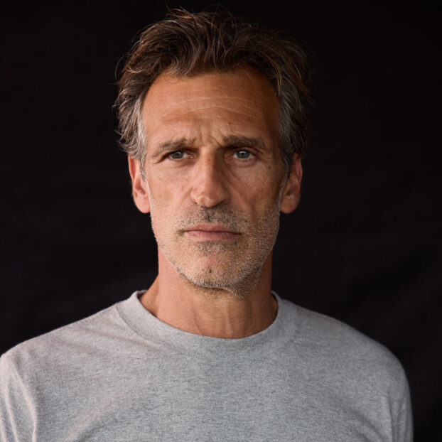 M-LST-CREWBASE-GY_lifestyle2 M-LST-CREWBASE-GY_lifestyle2